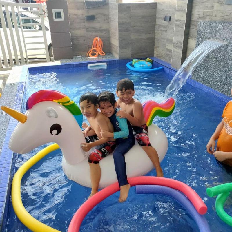 D'Q Putra Homestay Melaka מראה חיצוני תמונה